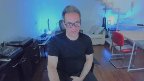 Andrew online show from October 28, 8:10 pm