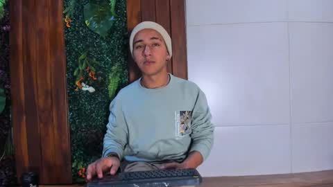 Andy Joy  online show from November 29, 12:02 pm