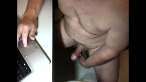 Snapshot of andymorris18500921 chatting on December 10, 5:55 pm andy online show from December 10, 5:55 pm