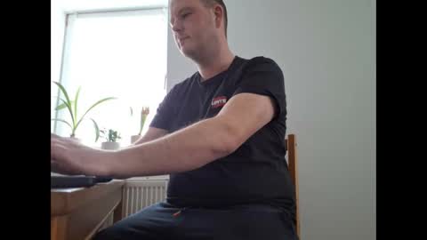 ShortyfromS online show from February 14, 9:24 am