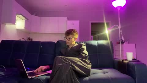 AndyTwinkkk online show from June 1, 6:42 pm