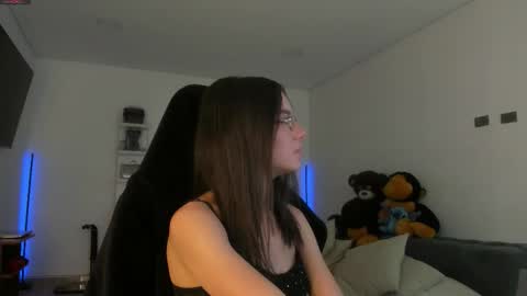      online show from March 9, 2:38 am