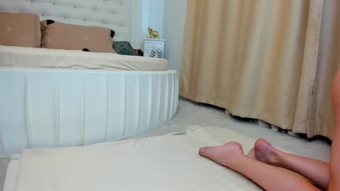 Anne online show from December 16, 8:31 am