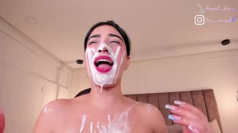 Snapshot of angeel_fox chatting on February 22, 7:01 am Angel online show from February 22, 7:01 am