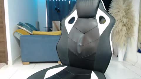 Angel Curl online show from April 16, 9:39 pm