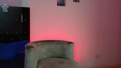 angel_kyrozz online show from April 9, 7:08 pm