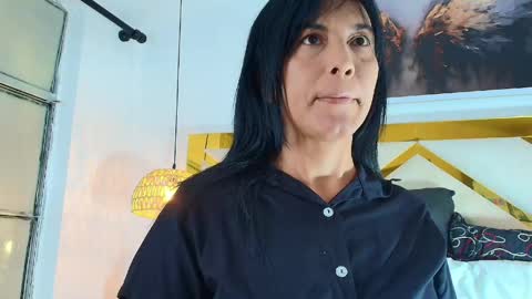 Nicolle  online show from June 1, 11:22 am