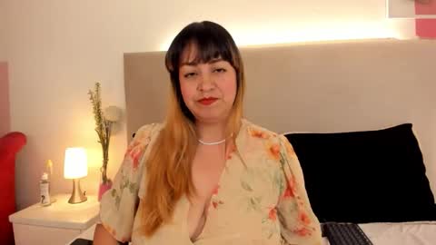 angel_velvet_ online show from October 19, 11:09 pm