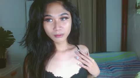 Snapshot of angela_mccollins chatting on January 18, 9:45 pm angela online show from January 18, 9:45 pm