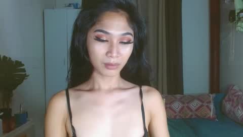 Snapshot of angela_mccollins chatting on February 10, 9:36 pm angela online show from February 10, 9:36 pm