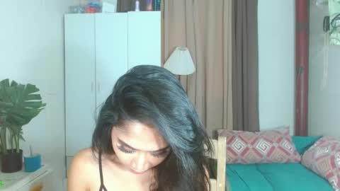 Snapshot of angela_mccollins chatting on January 29, 1:16 am angela online show from January 29, 1:16 am