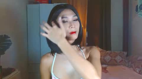 Snapshot of angela_mccollins chatting on September 15, 12:45 am angela online show from September 15, 12:45 am