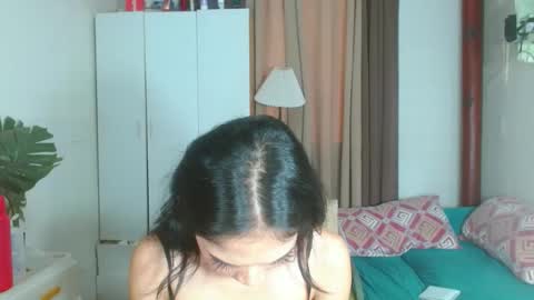 Snapshot of angela_mccollins chatting on March 4, 4:27 am angela online show from March 4, 4:27 am