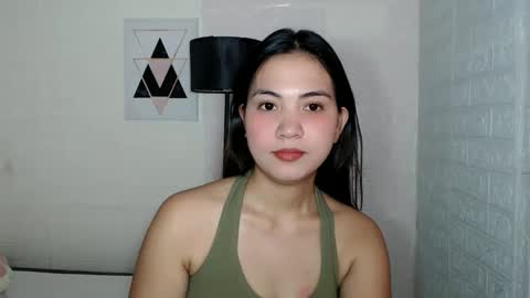 Snapshot of angelavida chatting on October 23, 4:36 am angel- i am new here please do understand that i only get naked on private room thank you online show from October 23, 4:36 am