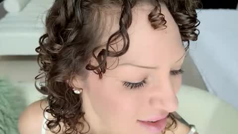 angelbabyphoebe online show from March 18, 1:06 pm