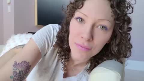 angelbabyphoebe online show from May 3, 1:39 pm