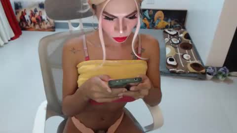 DIVINE ANGEL online show from October 8, 9:04 am