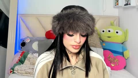 Angeline Smith  online show from March 6, 6:41 am