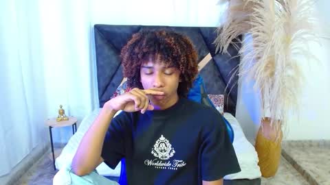 Angel online show from February 17, 9:25 pm