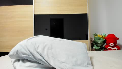 KrystyYo online show from November 16, 6:04 am