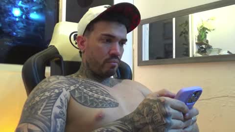 angellatino0 online show from January 26, 2:24 am