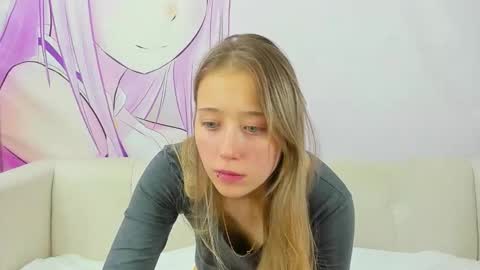 angellery online show from September 30, 6:35 am