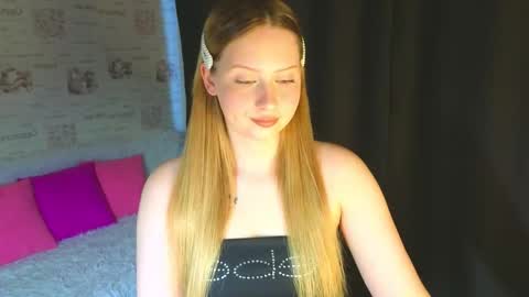 Snapshot of angellisss chatting on September 25, 11:50 am Cutie online show from September 25, 11:50 am