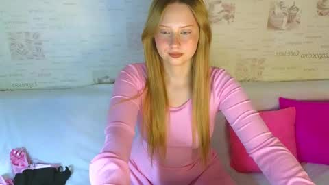 Snapshot of angellisss chatting on September 12, 11:34 am Cutie online show from September 12, 11:34 am