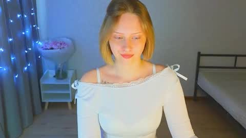 Cutie online show from November 1, 8:57 am