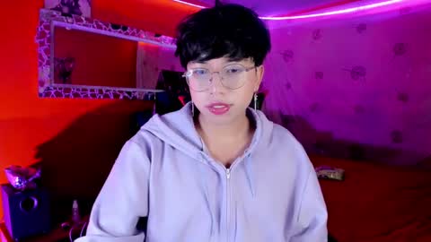 Snapshot of angellonfire chatting on October 13, 5:09 am Angel  online show from October 13, 5:09 am