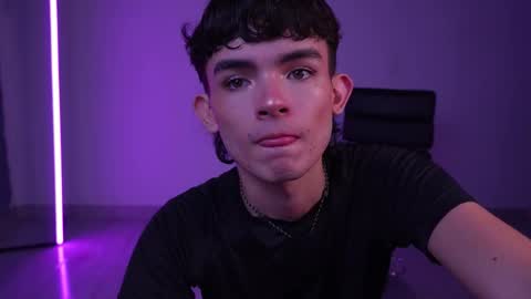 Angelo I work from home this is my room  online show from February 23, 12:57 am