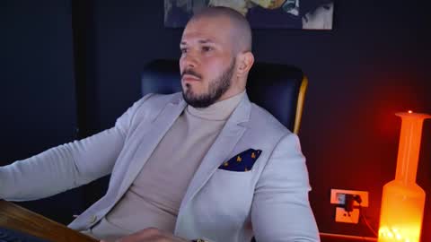 Snapshot of angeloeric chatting on February 5, 8:00 am BlackWolf online show from February 5, 8:00 am