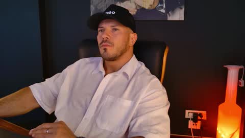 Snapshot of angeloeric chatting on September 24, 10:55 am BlackWolf online show from September 24, 10:55 am