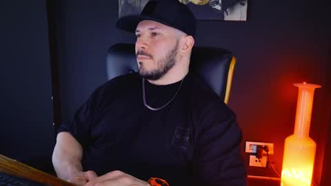 Snapshot of angeloeric chatting on February 4, 11:38 am BlackWolf online show from February 4, 11:38 am