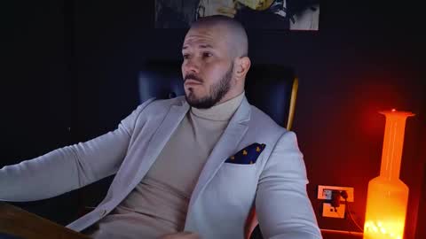 Snapshot of angeloeric chatting on February 5, 4:59 am BlackWolf online show from February 5, 4:59 am