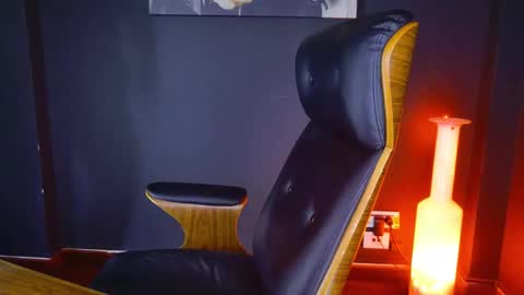 Snapshot of angeloeric chatting on January 28, 10:44 am BlackWolf online show from January 28, 10:44 am