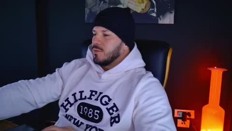 Snapshot of angeloeric chatting on February 6, 9:11 am BlackWolf online show from February 6, 9:11 am