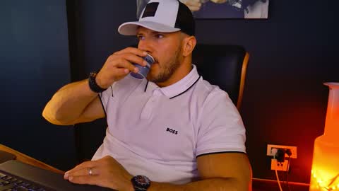 Snapshot of angeloeric chatting on September 19, 12:09 pm BlackWolf online show from September 19, 12:09 pm