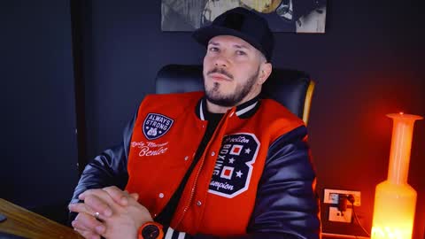 Snapshot of angeloeric chatting on February 4, 8:35 am BlackWolf online show from February 4, 8:35 am