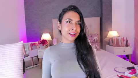 Angela online show from December 5, 2:48 pm