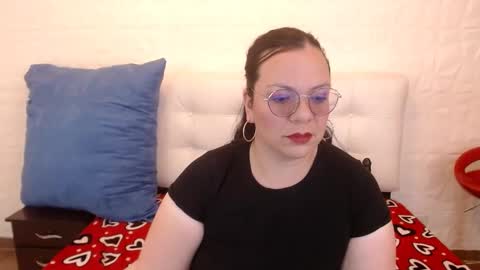 Snapshot of angie_bbw chatting on October 2, 8:51 pm Angie online show from October 2, 8:51 pm