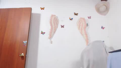 ints marianaroldan945 online show from March 7, 12:45 pm