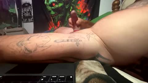 angusbone01 online show from March 4, 5:11 am