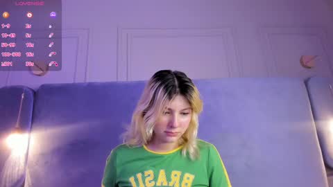 Snapshot of ania_mml chatting on September 26, 8:17 pm Ania online show from September 26, 8:17 pm