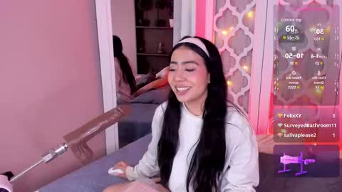 aniie_west online show from February 19, 3:05 pm