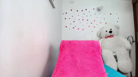 ana independent model online show from September 12, 9:00 am