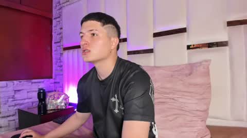 ANGEL AND TEFY online show from July 1, 5:43 pm
