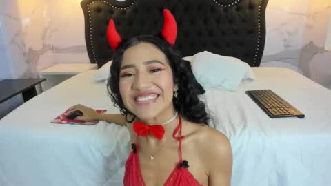 Ana  online show from October 25, 2:28 pm