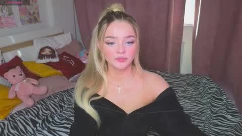 Anna online show from March 9, 8:08 am