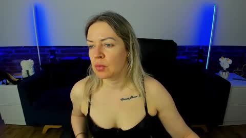 anna_snow9 online show from March 17, 9:47 am